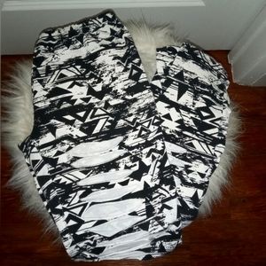 Distressed leggings